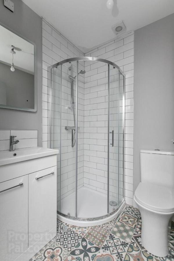 Central Belfast Modern Apartment Great Location Free Parking Exteriör bild